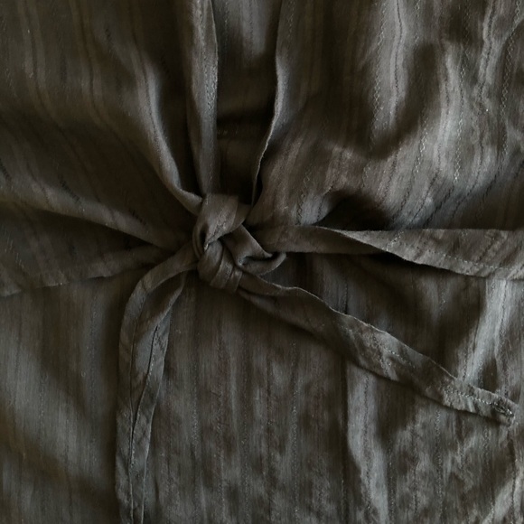 Aakaa Roll Sleeve Tie Front Black Top ~ Size L - Picture 11 of 13